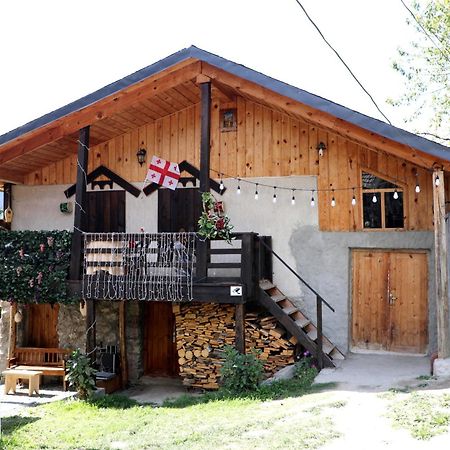Nadia Guesthouse Mestia Bagian luar foto