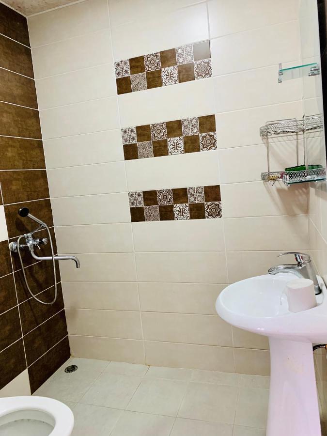 Nadia Guesthouse Mestia Bagian luar foto