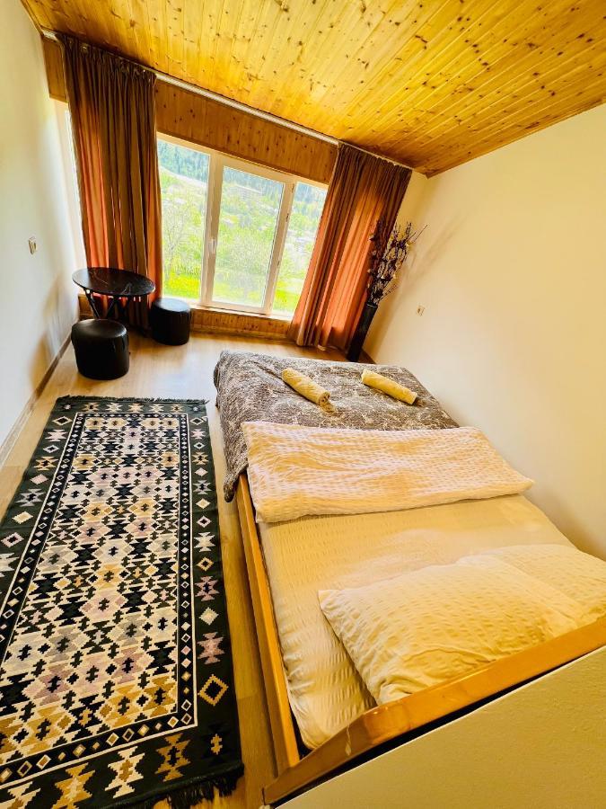 Nadia Guesthouse Mestia Bagian luar foto