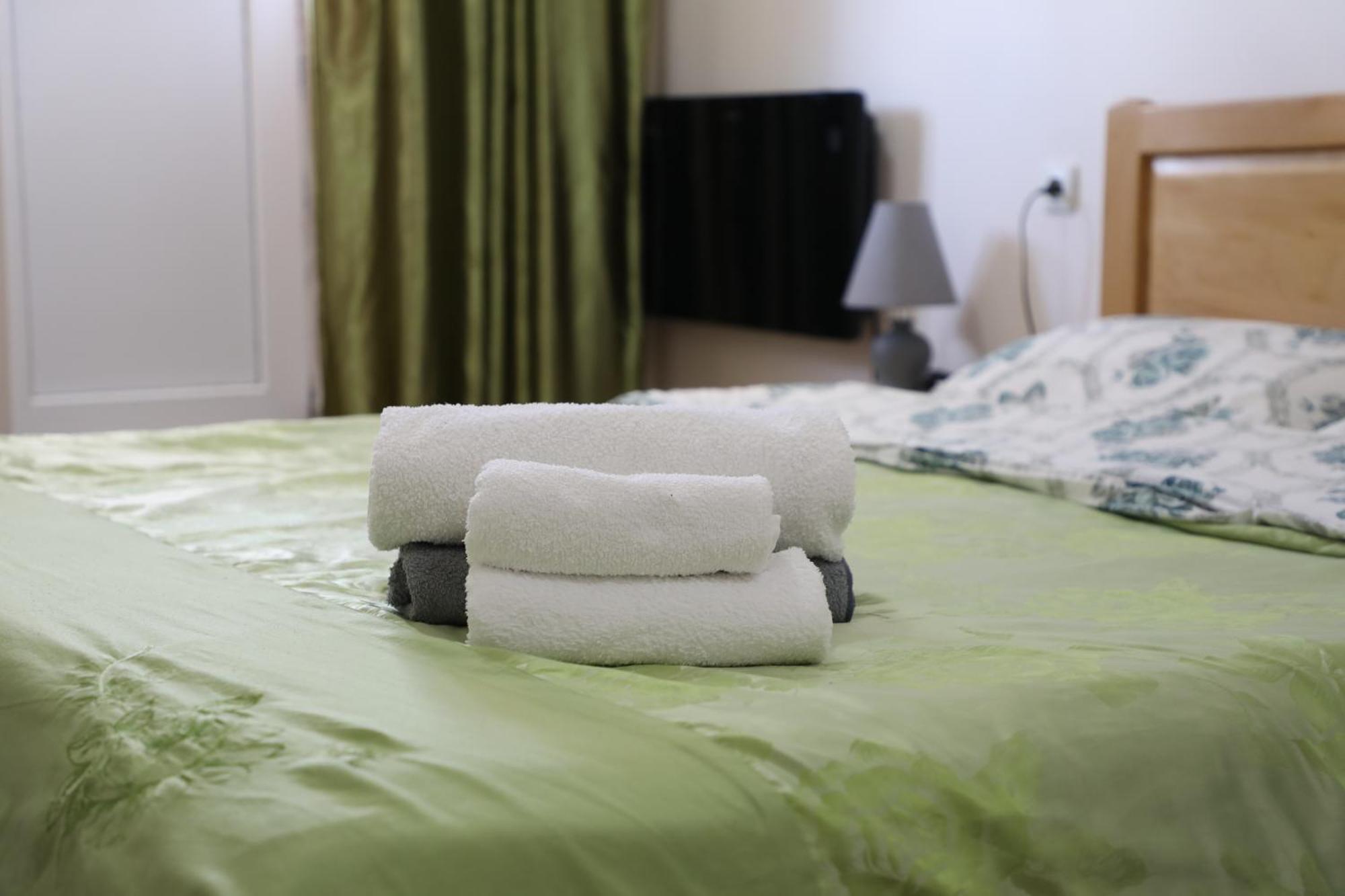 Nadia Guesthouse Mestia Bagian luar foto