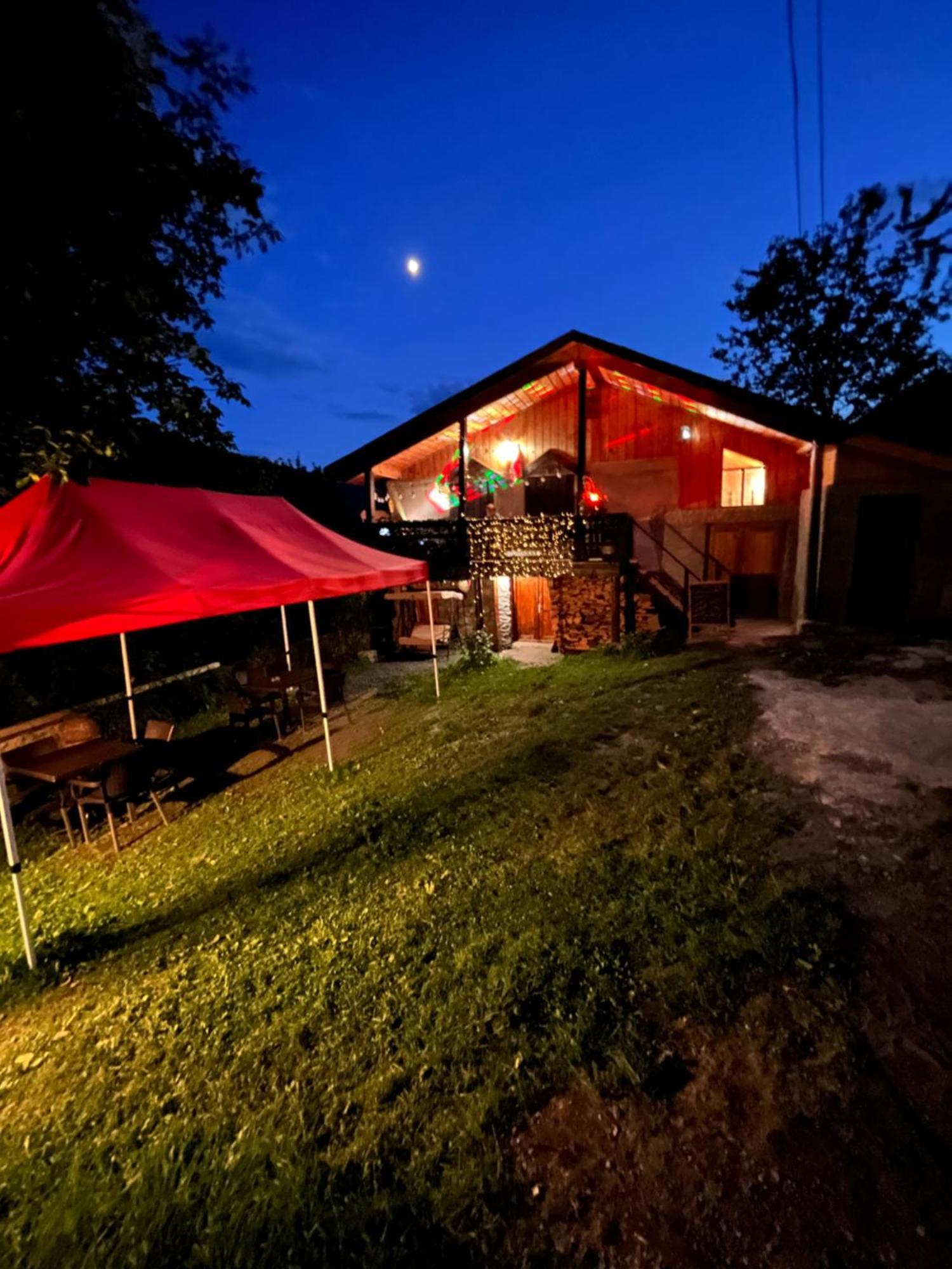 Nadia Guesthouse Mestia Bagian luar foto