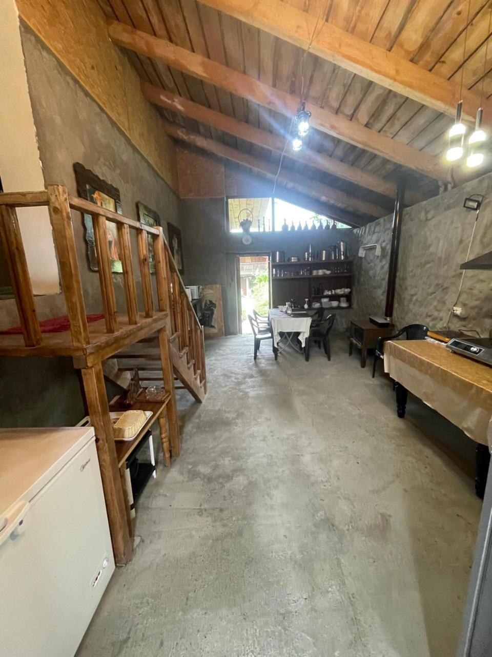 Nadia Guesthouse Mestia Bagian luar foto