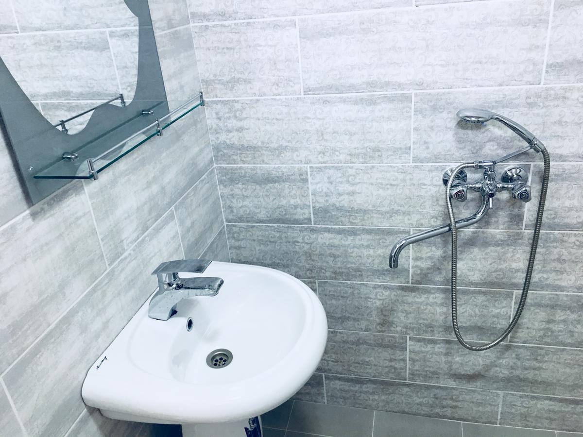 Nadia Guesthouse Mestia Bagian luar foto